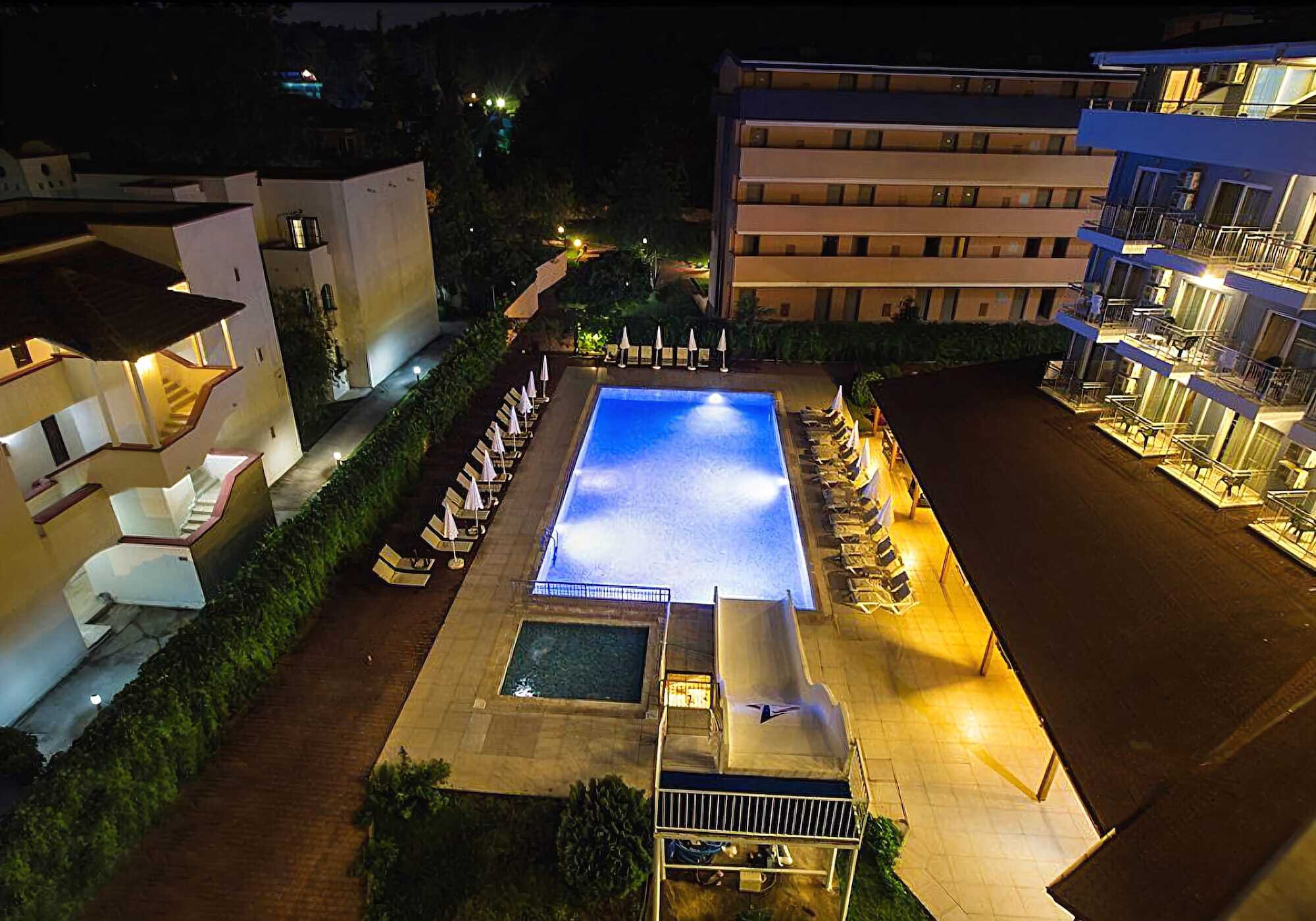 Monna Roza Beach Resort Hotel Torbalı Exterior foto